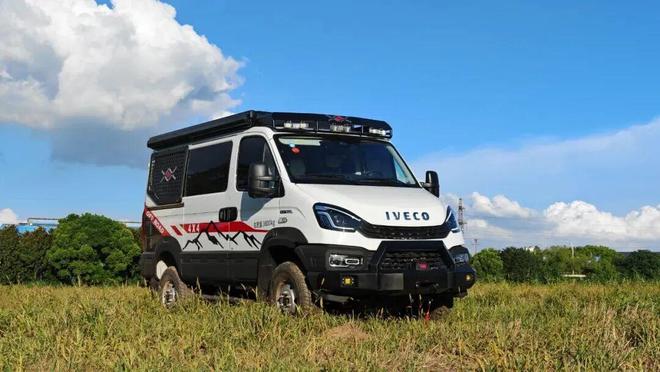 1月28亮相成都房车展全时四驱三把锁开元棋牌app这才是能越野的露营车1(图3)