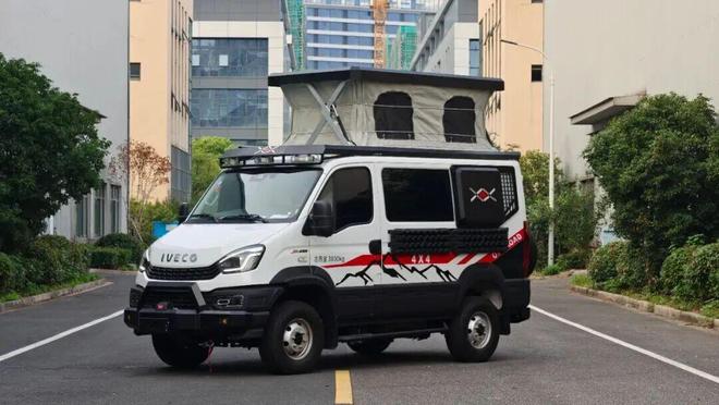 1月28亮相成都房车展全时四驱三把锁开元棋牌app这才是能越野的露营车1(图2)