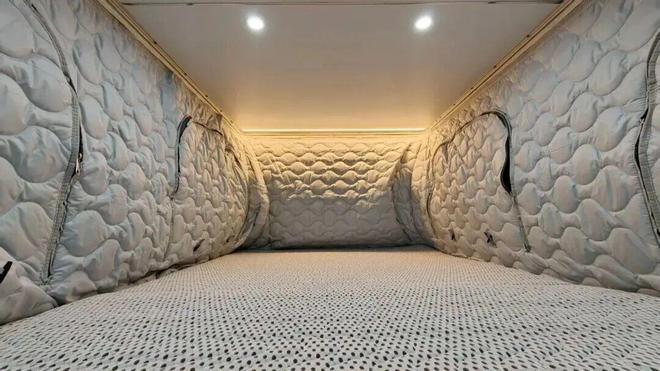 1月28亮相成都房车展全时四驱三把锁开元棋牌app这才是能越野的露营车1(图10)